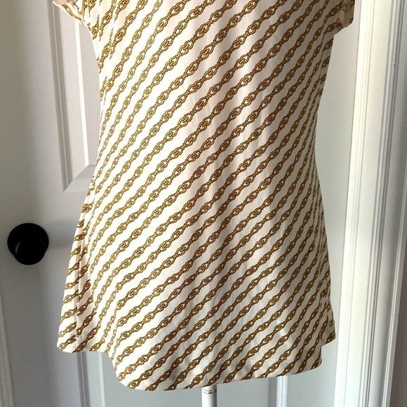 Banana Republic small top v-neck white short sleeves - Picture 9 of 10